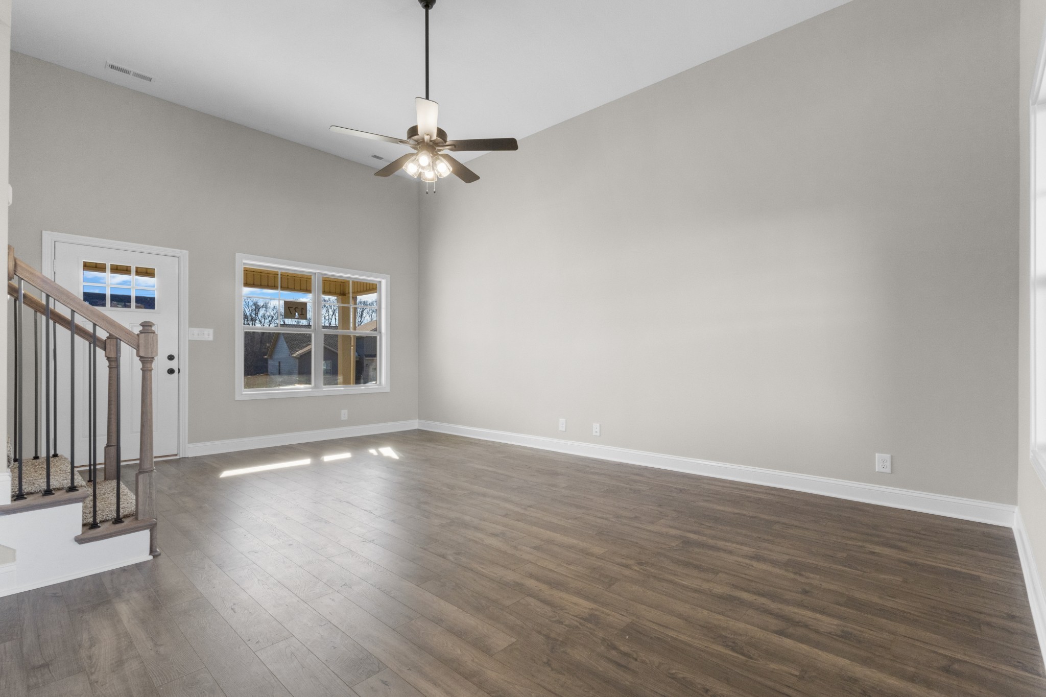 Clarksville, Tennessee 37040, United States, 3 Bedrooms Bedrooms, ,3 BathroomsBathrooms,Residential,Active,235277