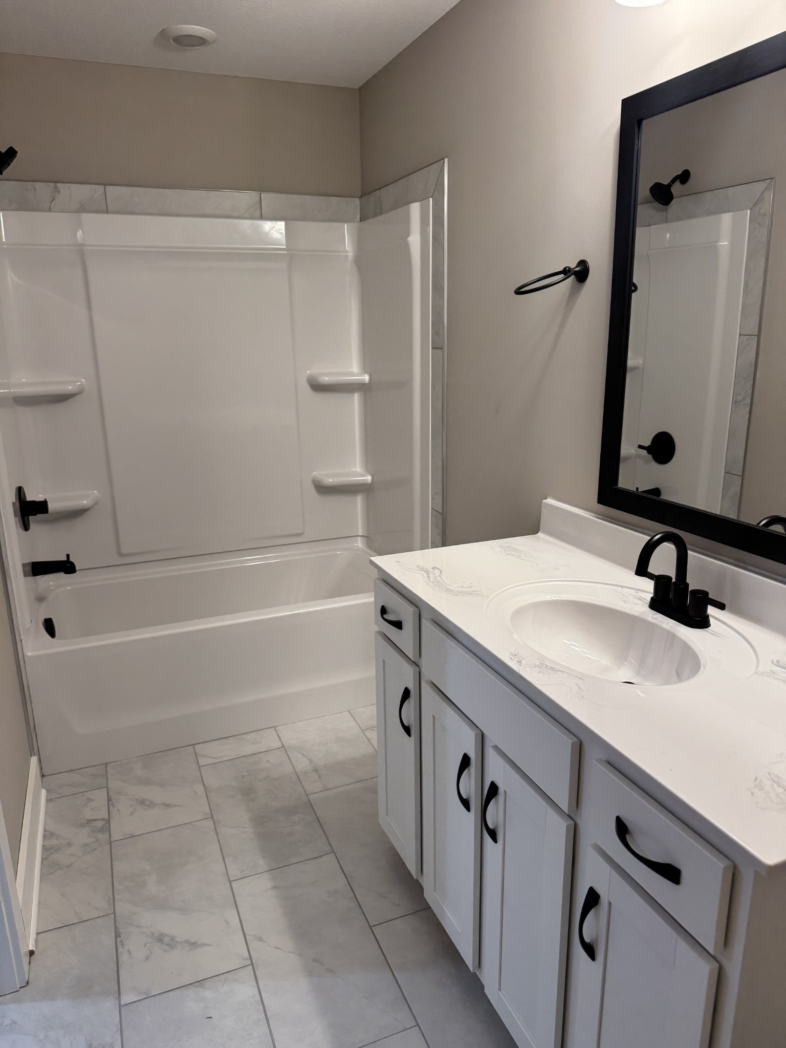 Clarksville, Tennessee 37040, United States, 3 Bedrooms Bedrooms, ,3 BathroomsBathrooms,Residential,Active,235277