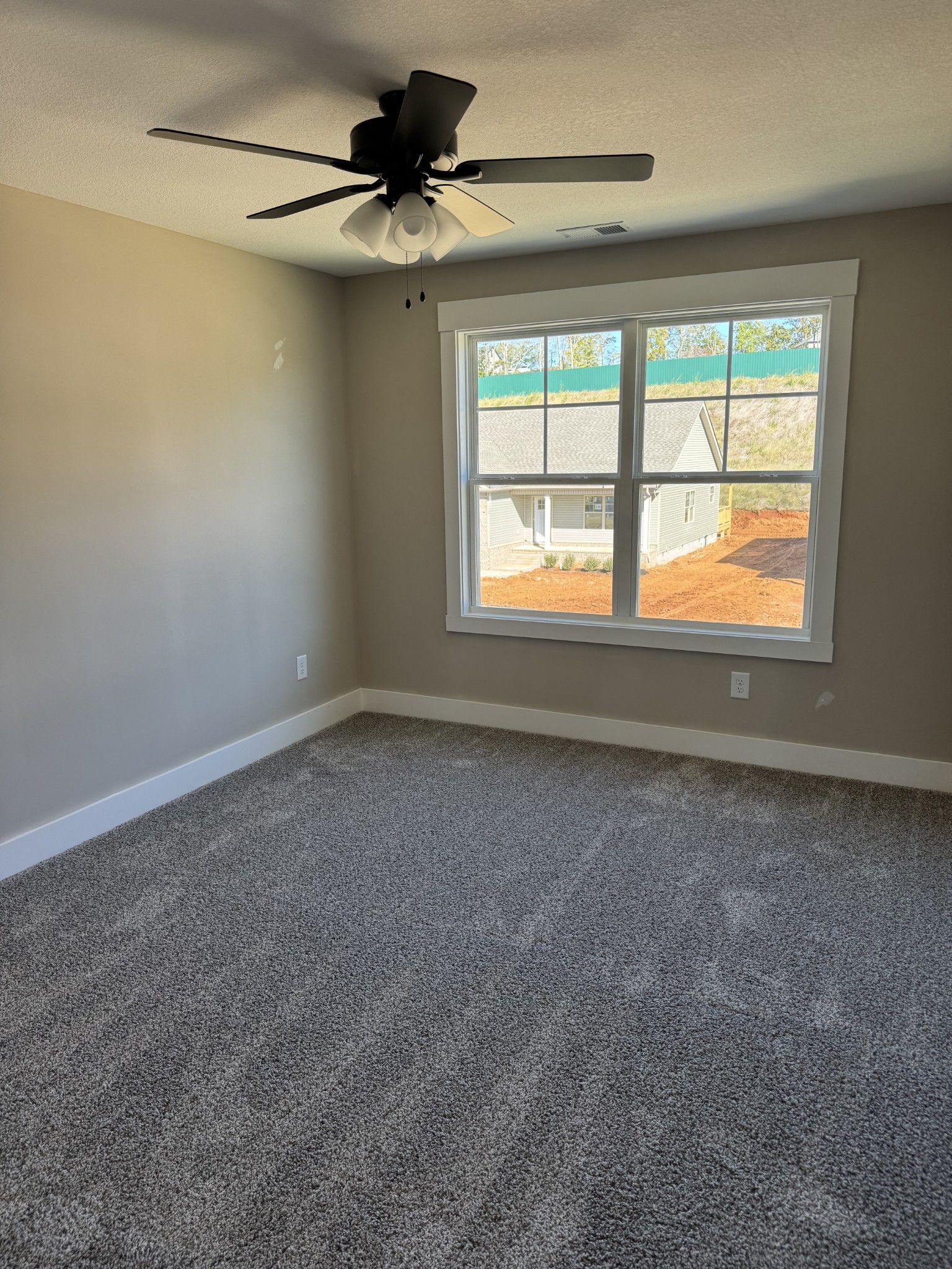 Clarksville, Tennessee 37040, United States, 3 Bedrooms Bedrooms, ,3 BathroomsBathrooms,Residential,Active,235277