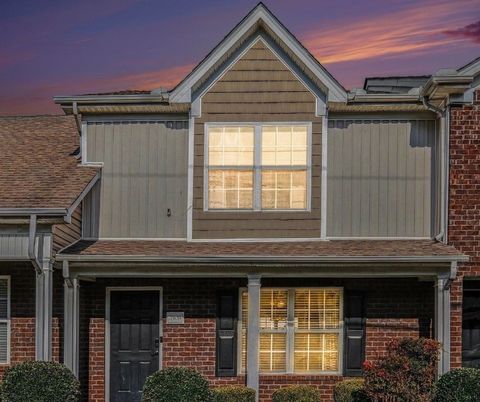 2039 George Buchanan Dr La Vergne TN 37086