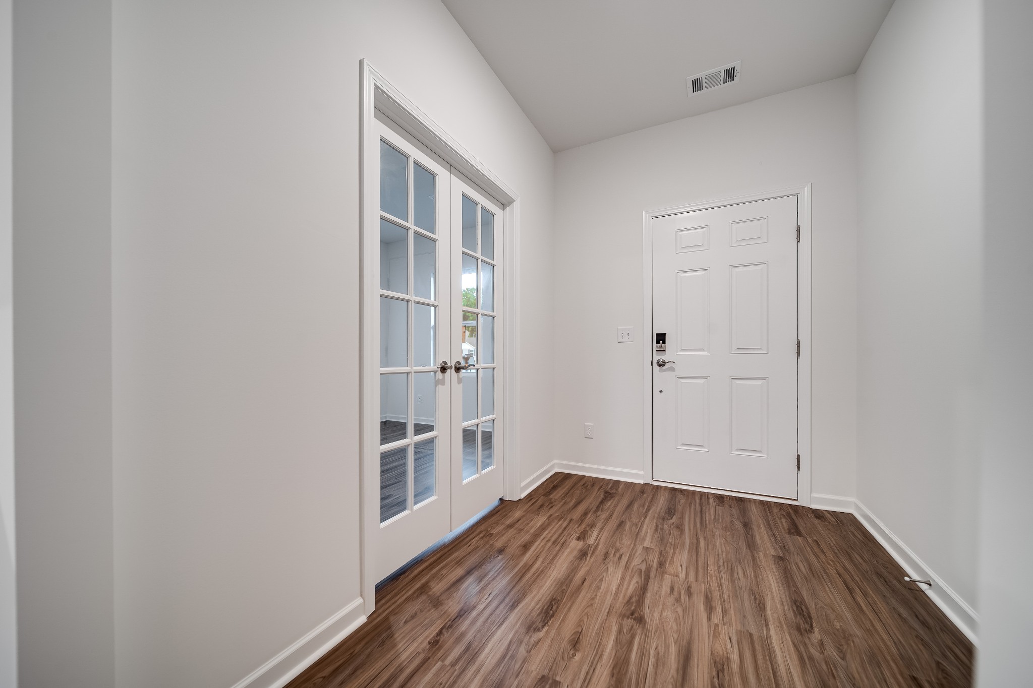 312 Deacon Ln