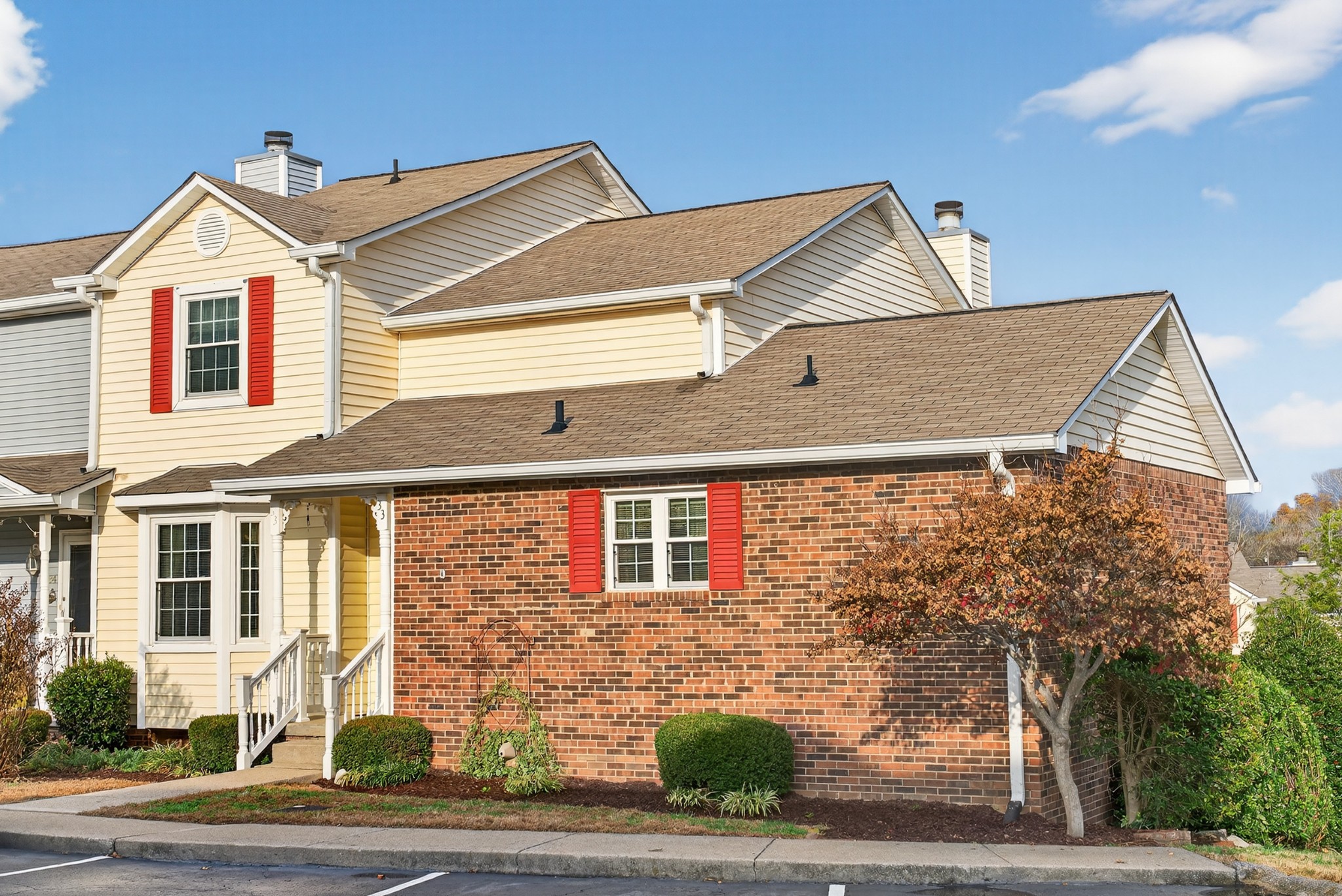 33 Rolling Meadows Dr