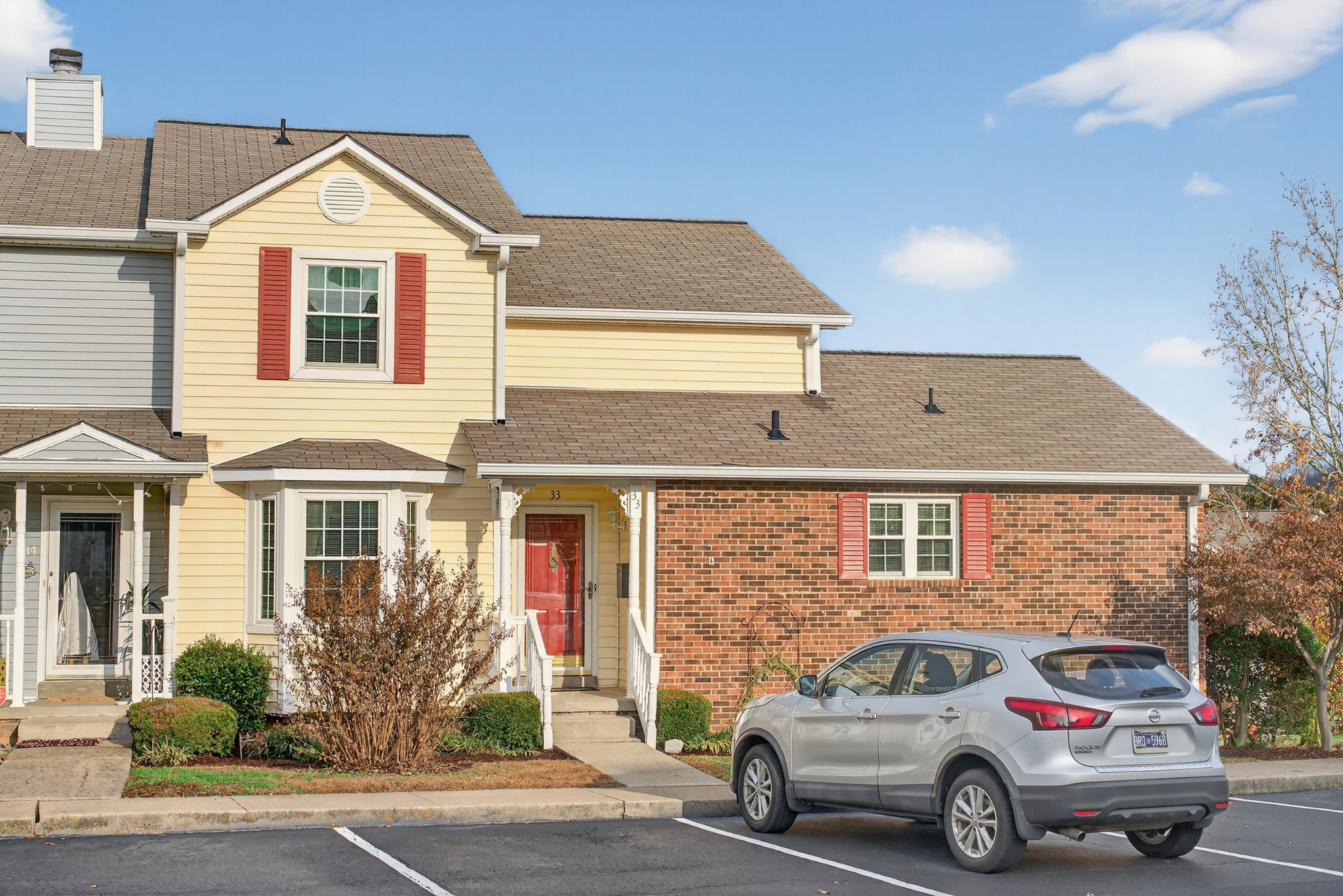 33 Rolling Meadows Dr