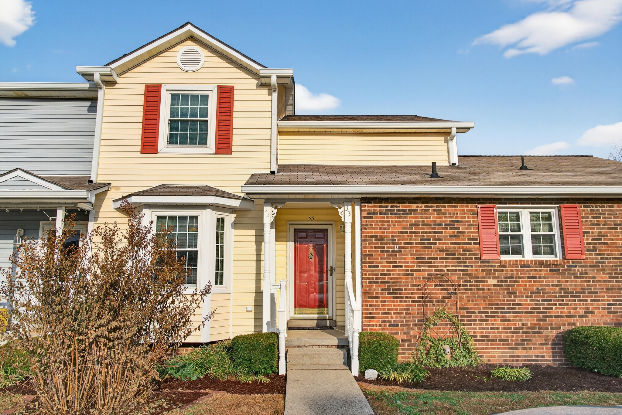 33 Rolling Meadows Dr