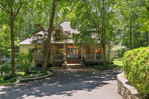 2048 Timberwood Dr Nashville TN 37215