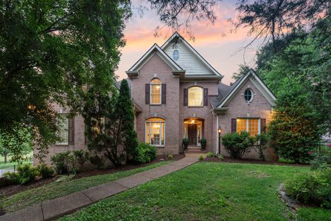 2425 Deerbourne Dr Brentwood TN 37027