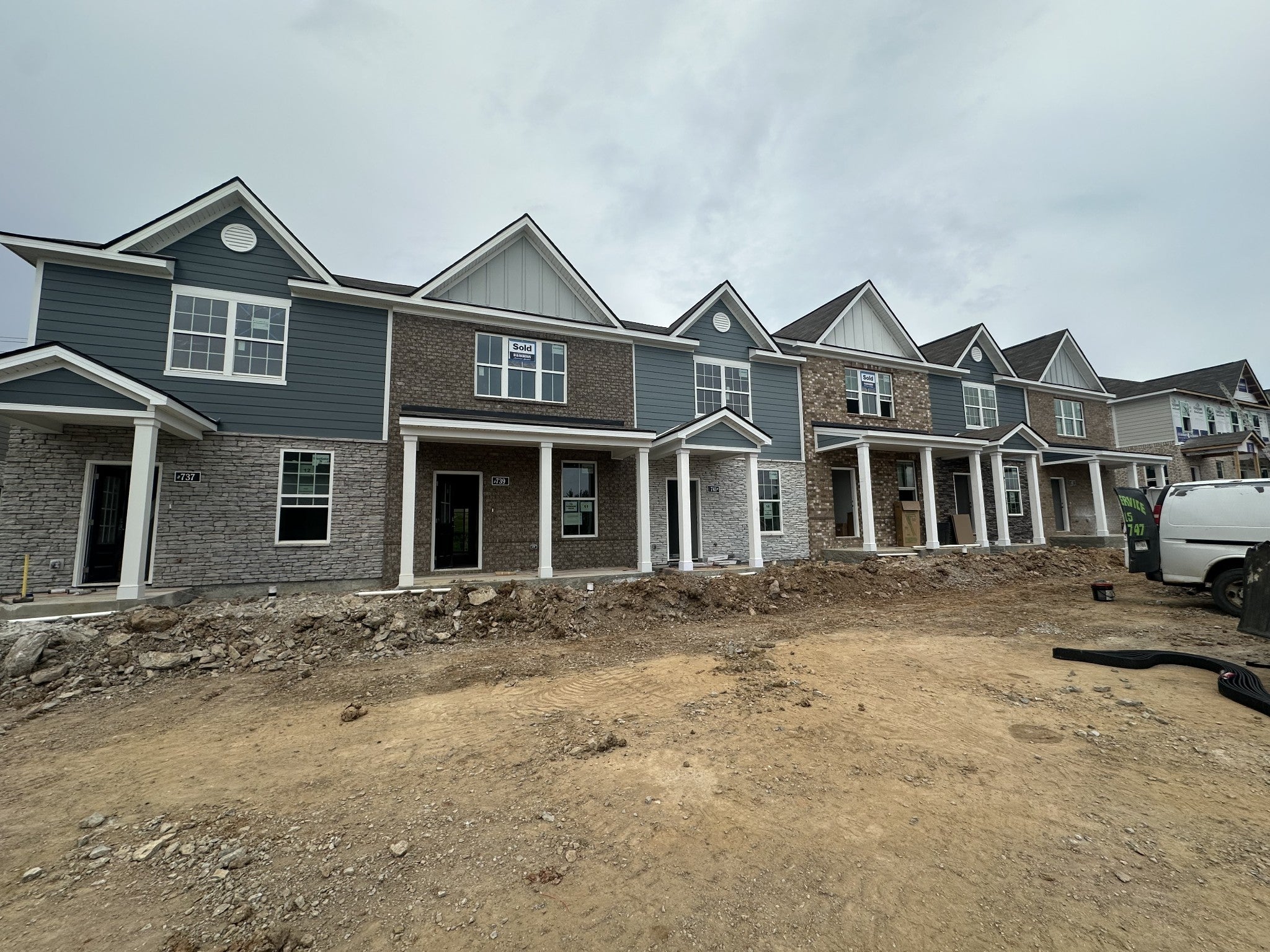737 Ashbrook Drive