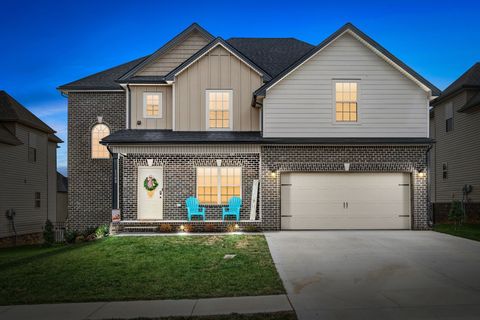 1148 Folly Beach Dr Clarksville TN 37042