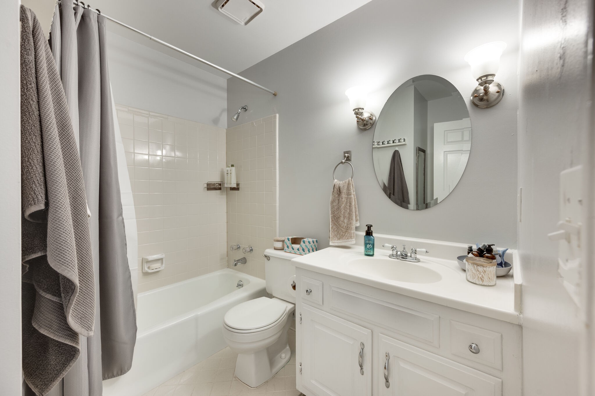 Nashville, Tennessee 37210, United States, 2 Bedrooms Bedrooms, ,2 BathroomsBathrooms,Residential,Active,29290