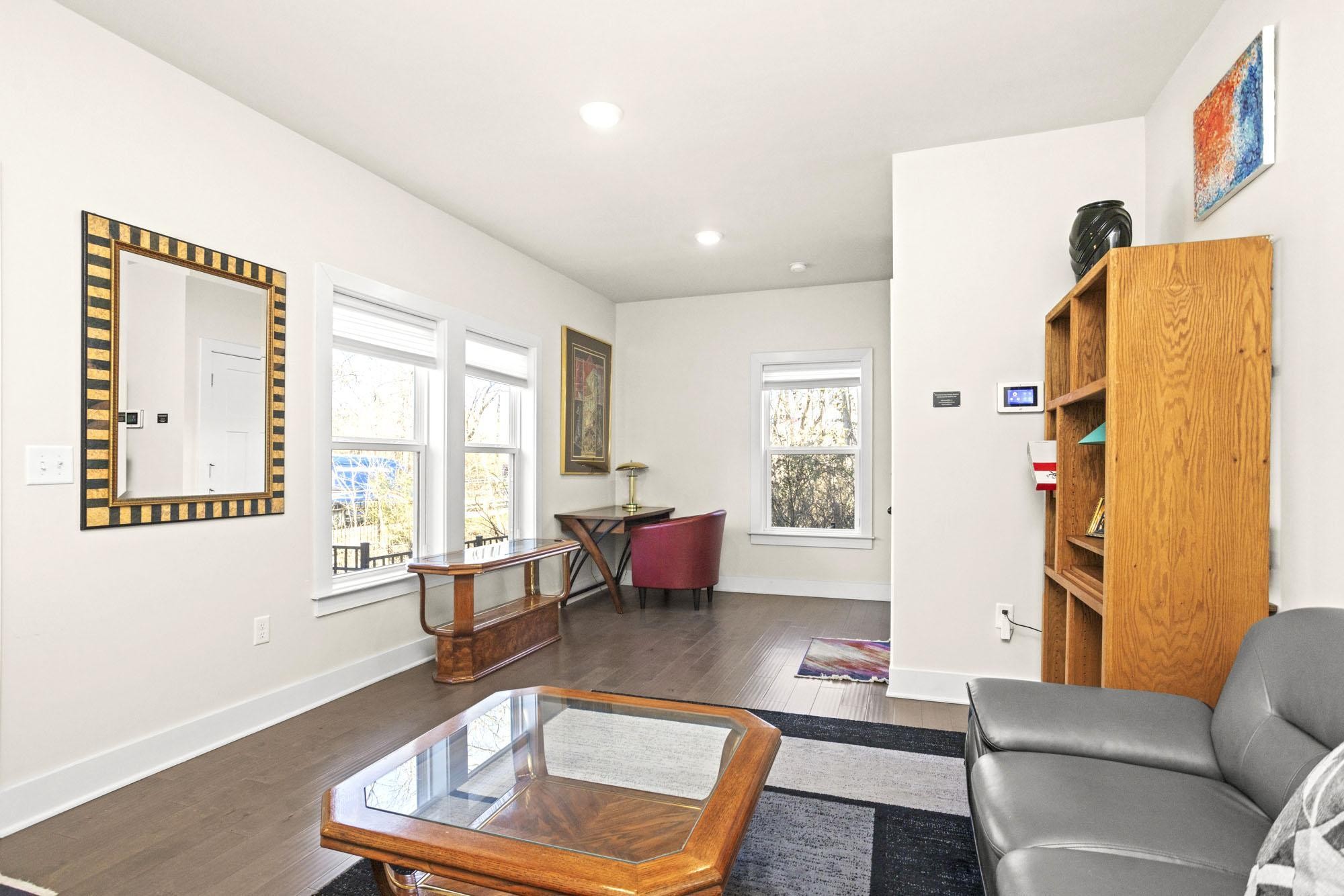 450 Glastonbury Rd 3