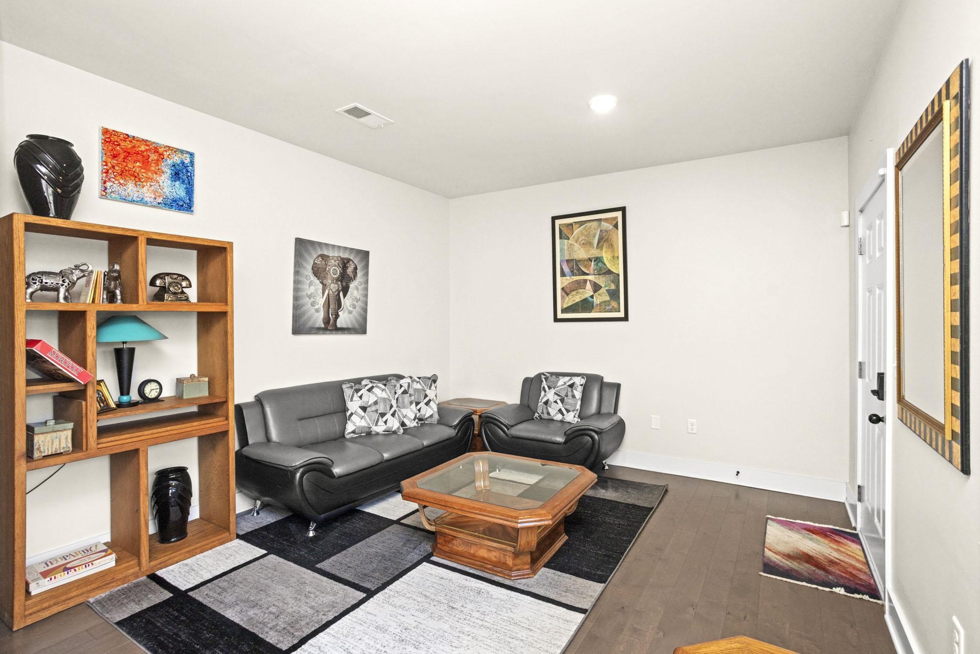 450 Glastonbury Rd 3