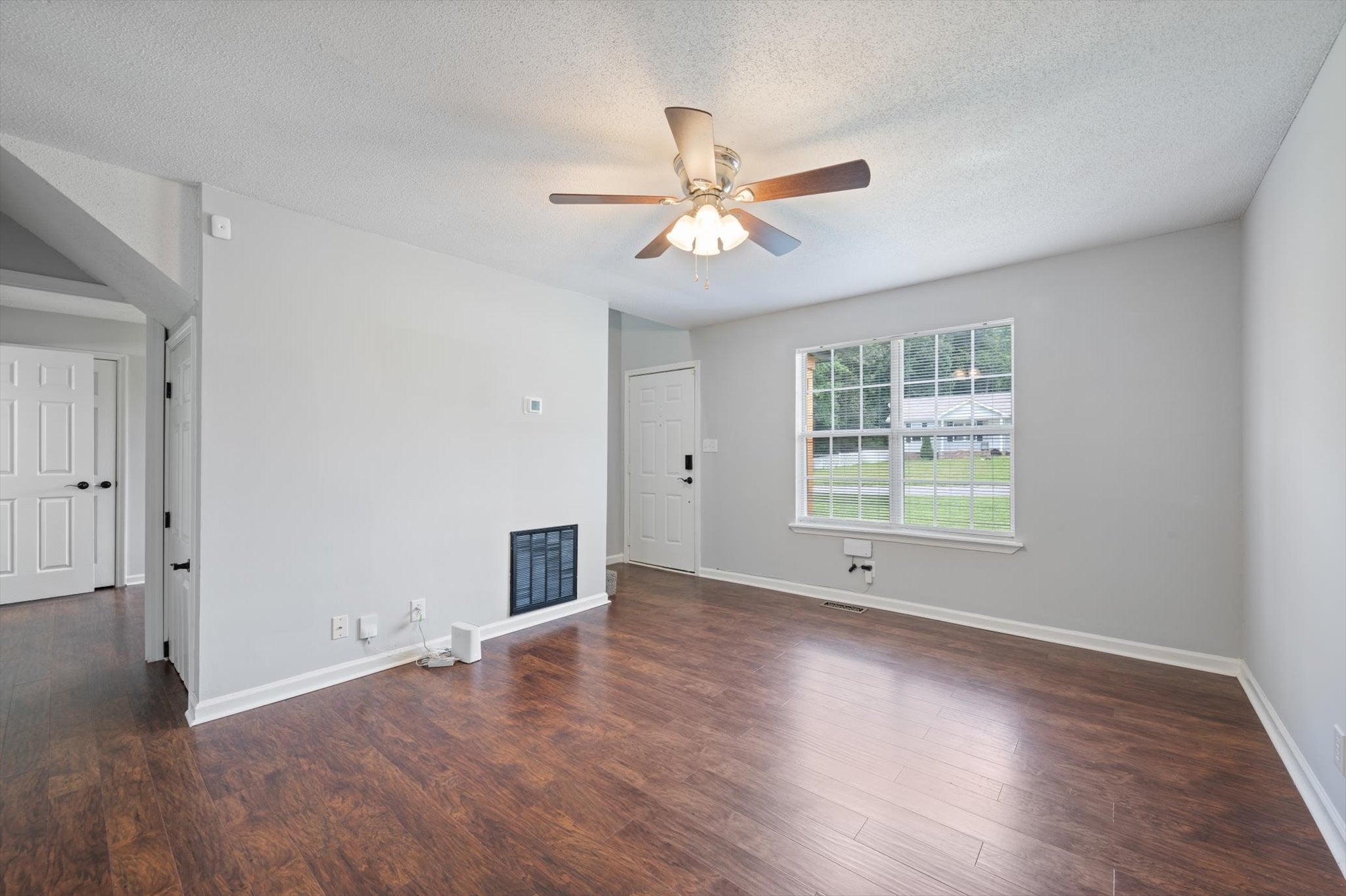 818 Shelton Cir S