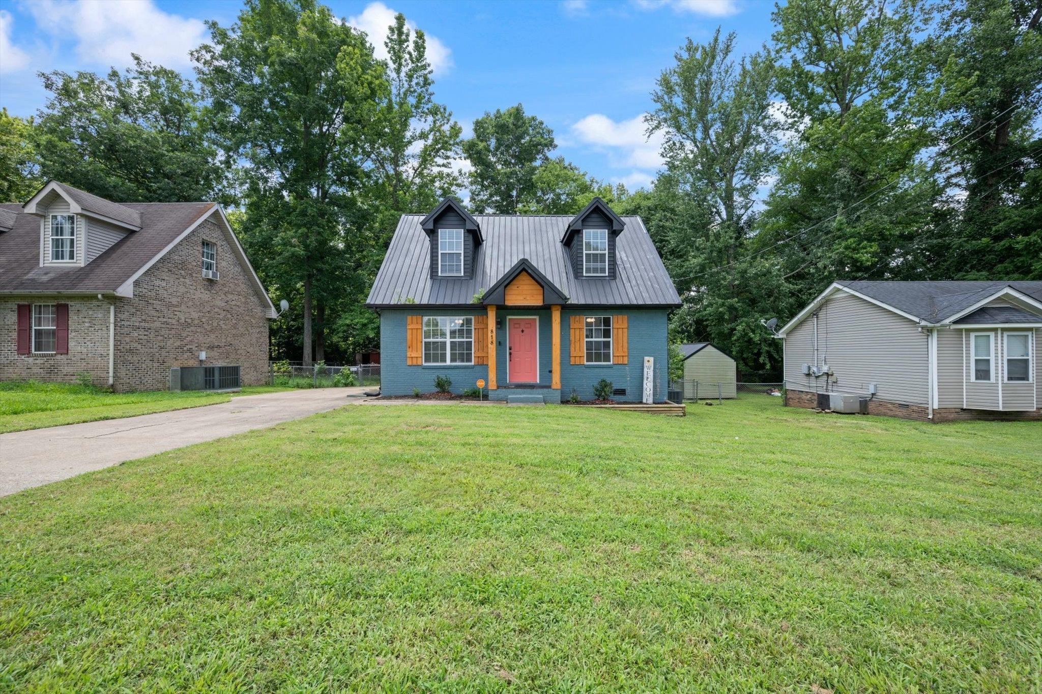 818 Shelton Cir S