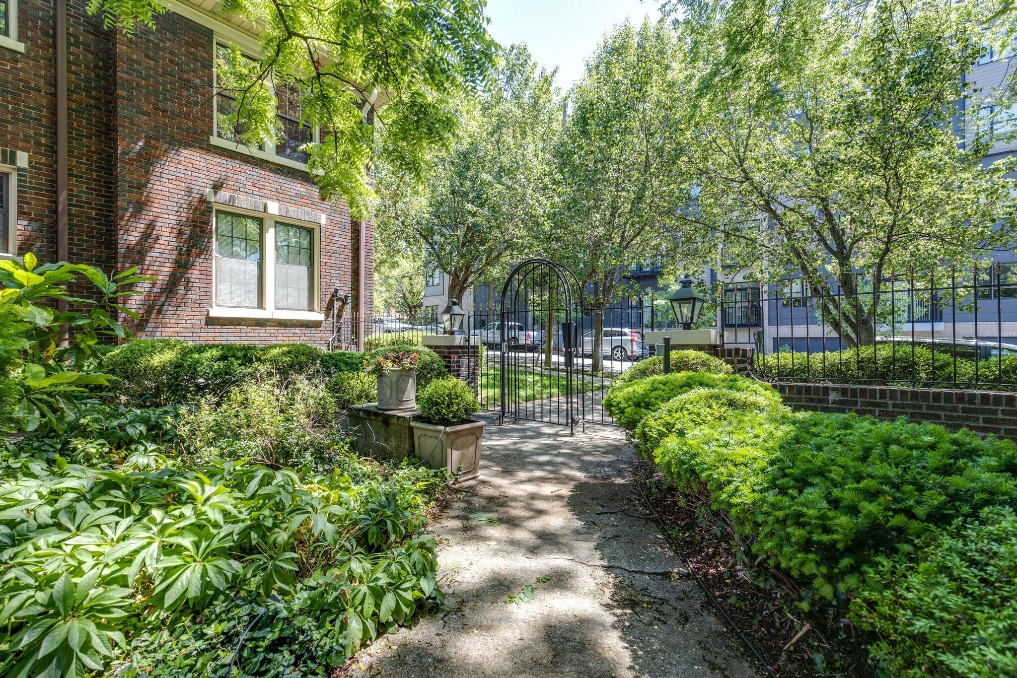 1711 18th Ave S B2