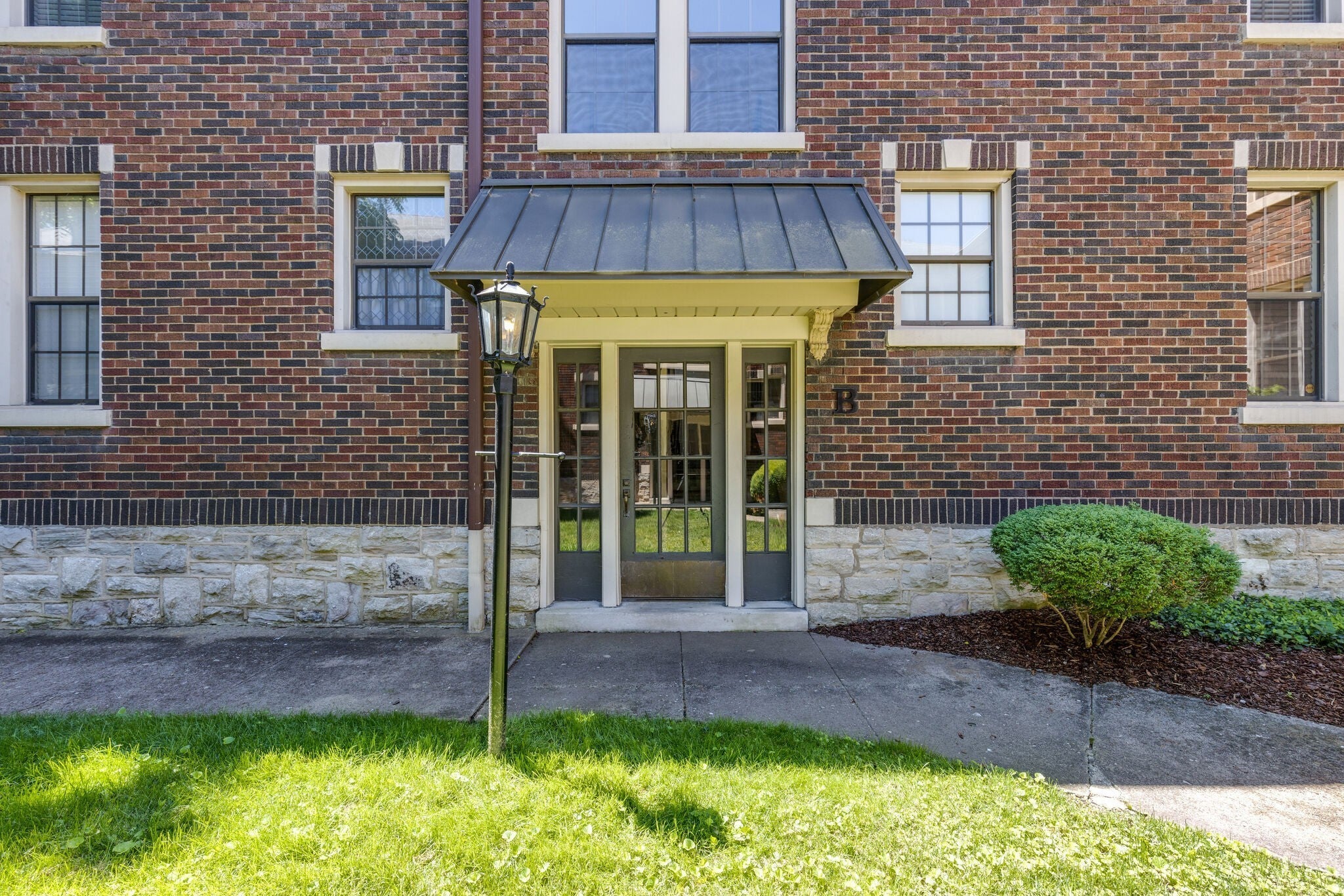 1711 18th Ave S B2