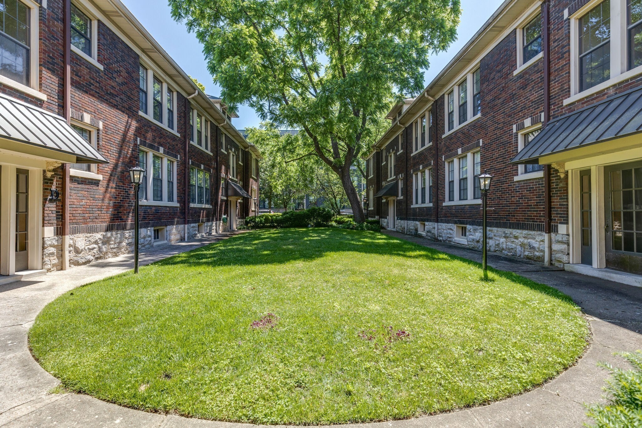 1711 18th Ave S B2