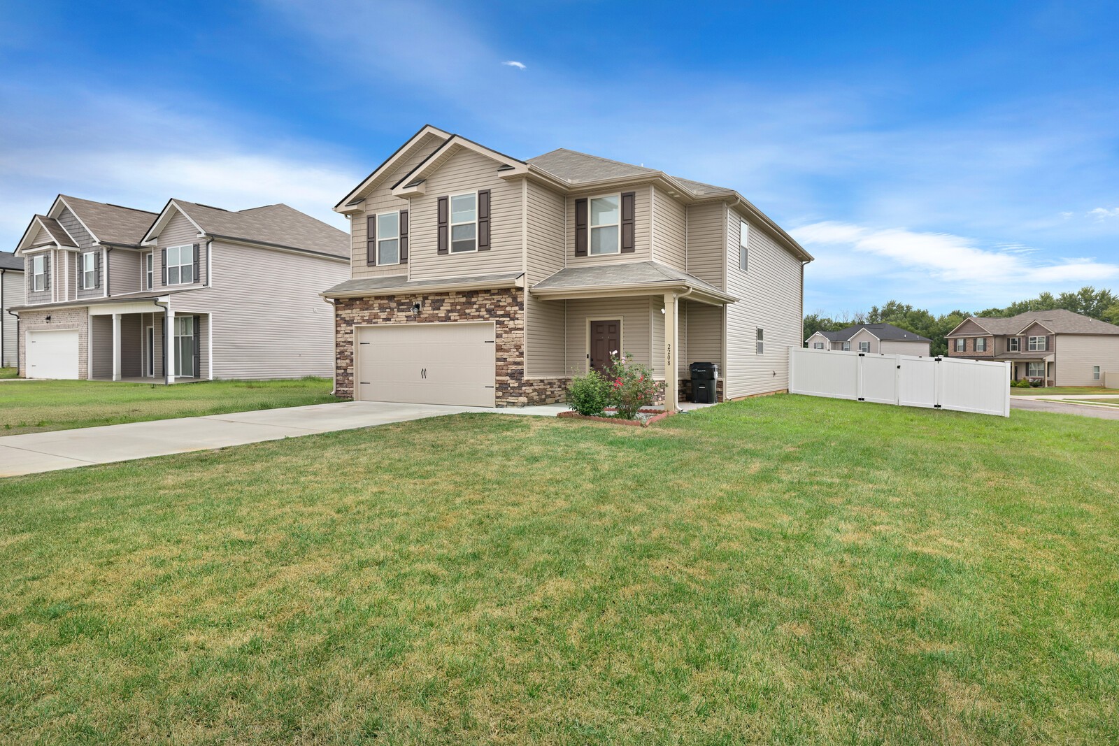 2208 Viking Ct
