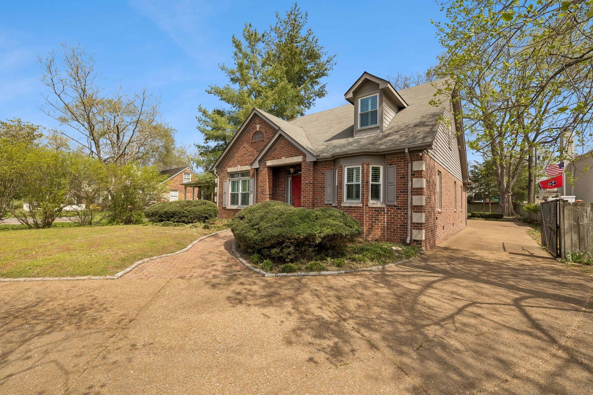 230 Harding Pl