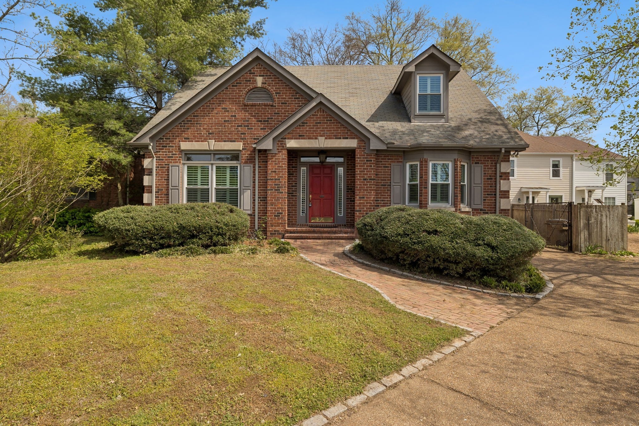 230 Harding Pl