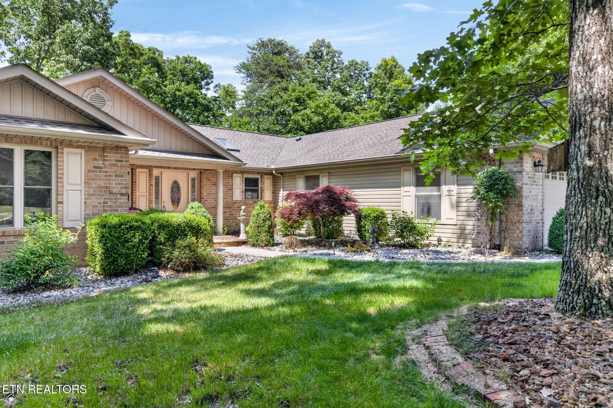 657 Lakeview Drive