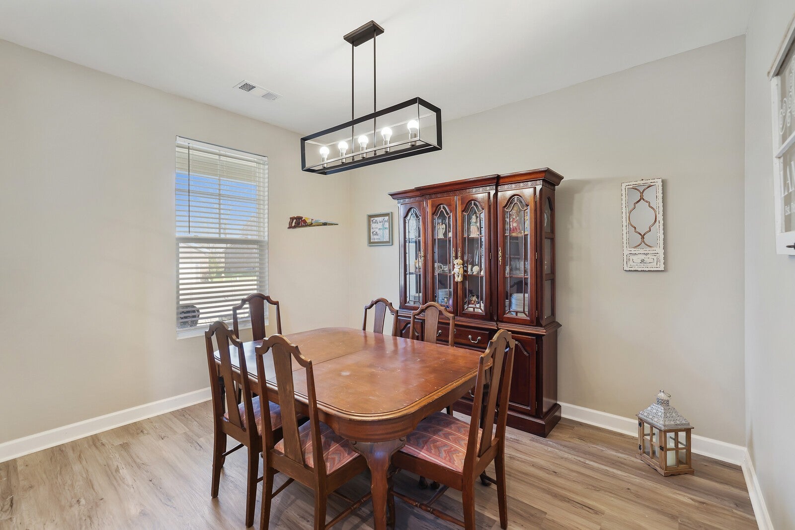 7118 Ivory Way