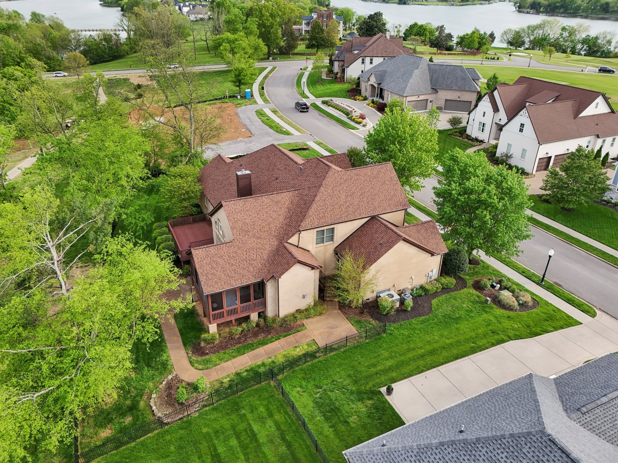 1261 Chloe Dr