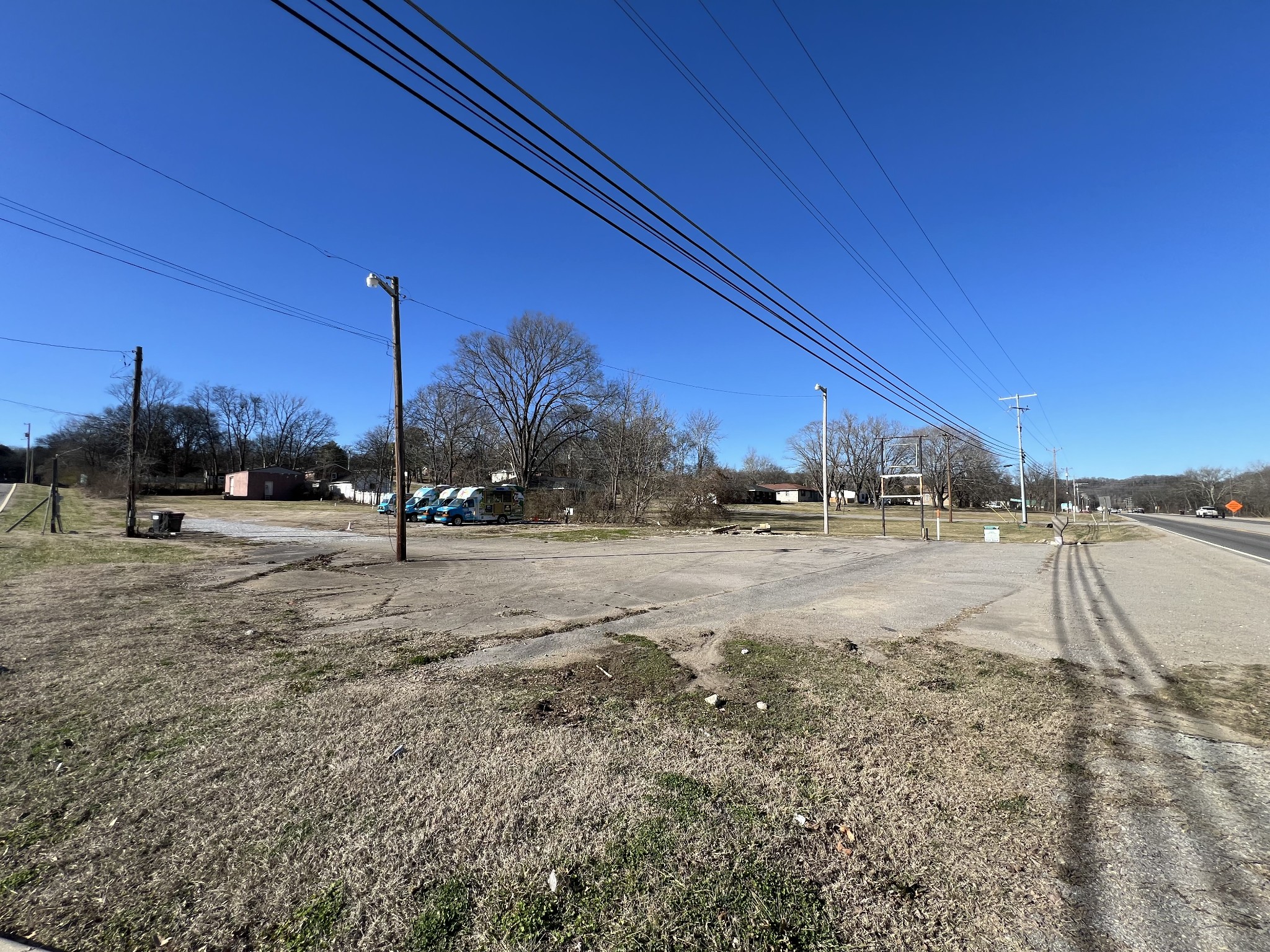 1126 Louisville Hwy