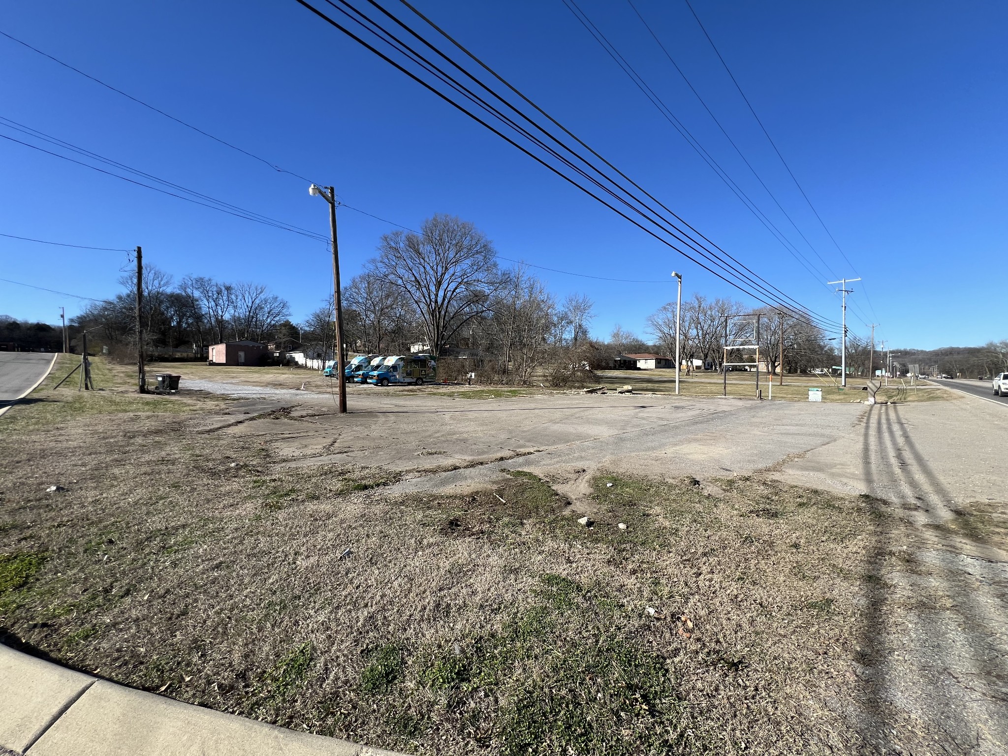1126 Louisville Hwy