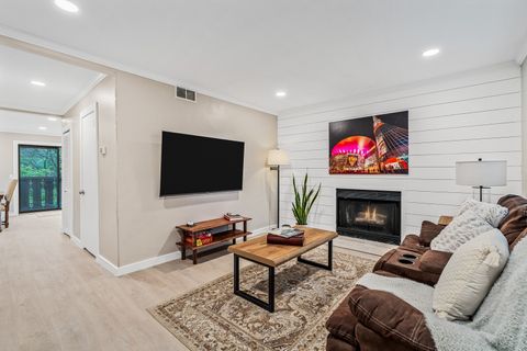 5296 Edmondson Pike Nashville TN 37211
