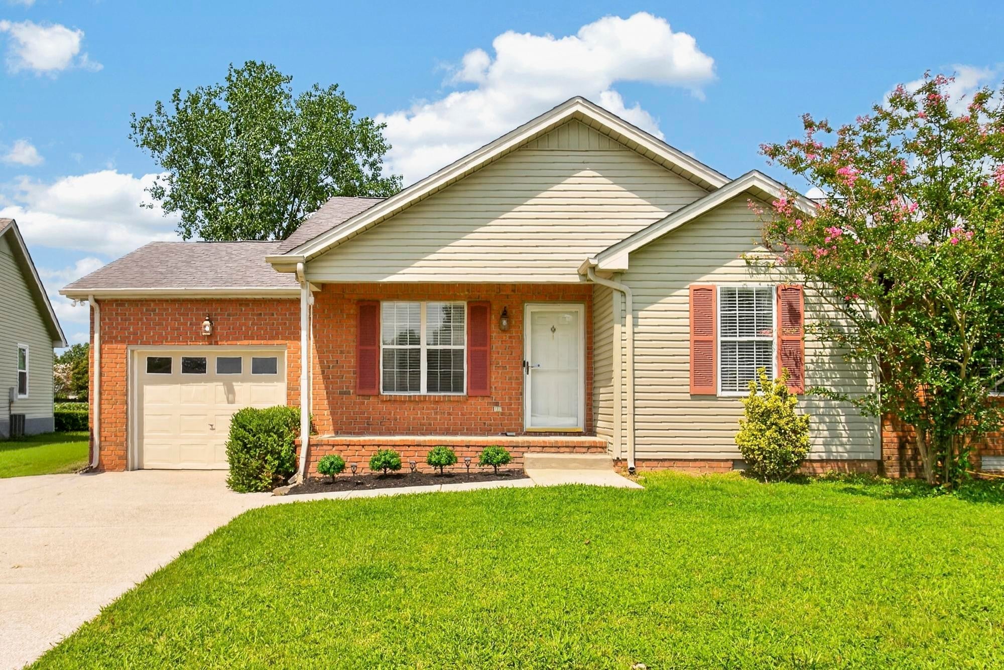 2213 Riverway Dr