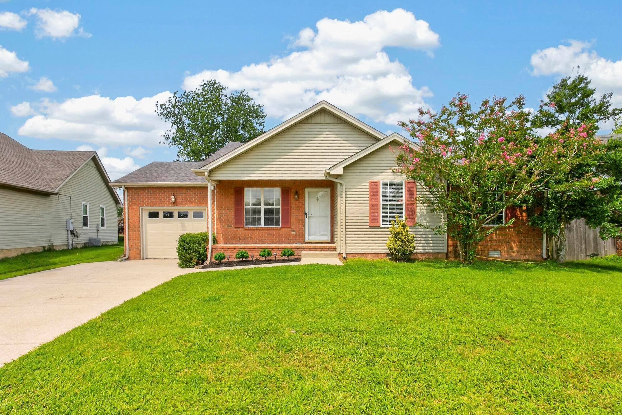 2213 Riverway Dr
