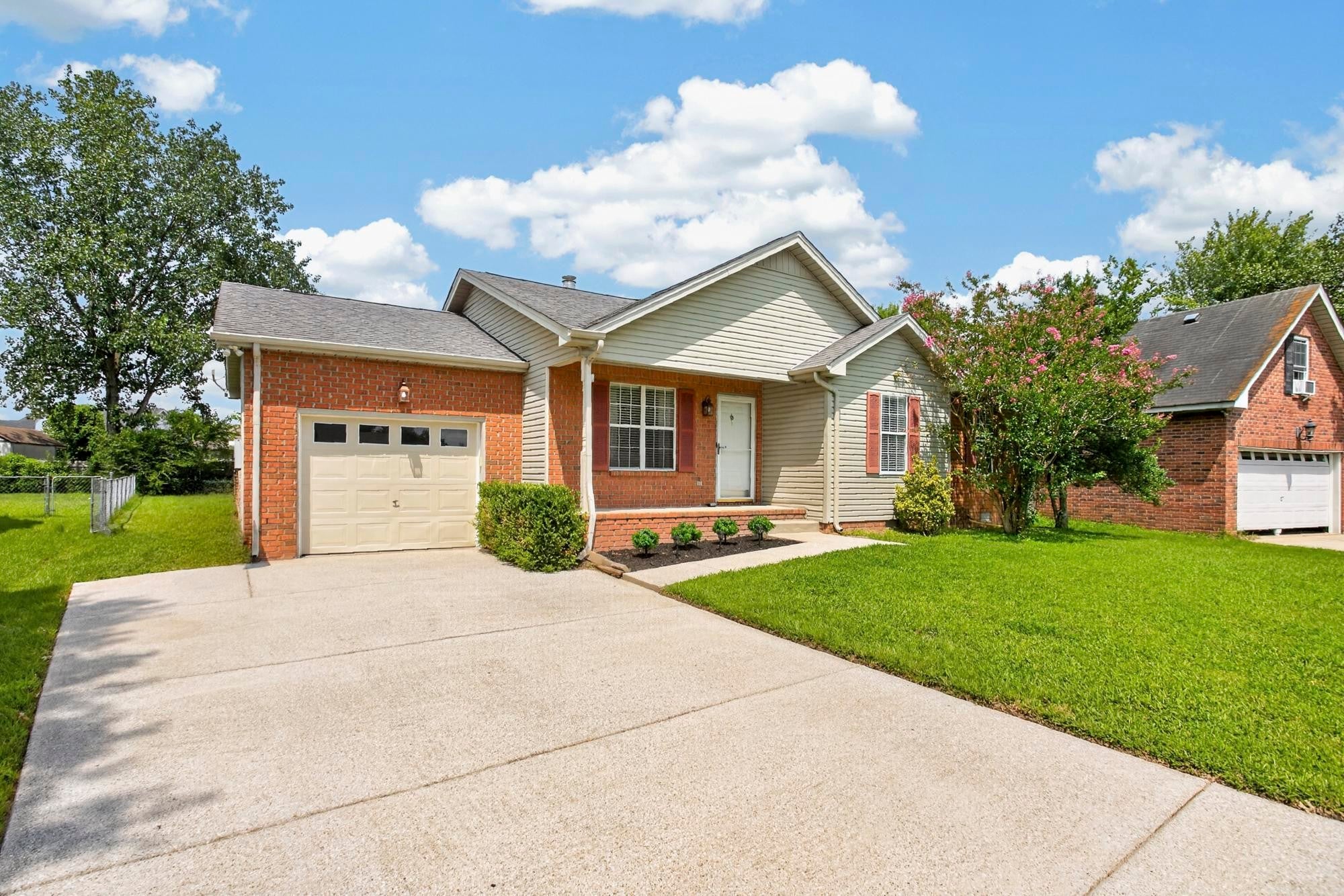2213 Riverway Dr