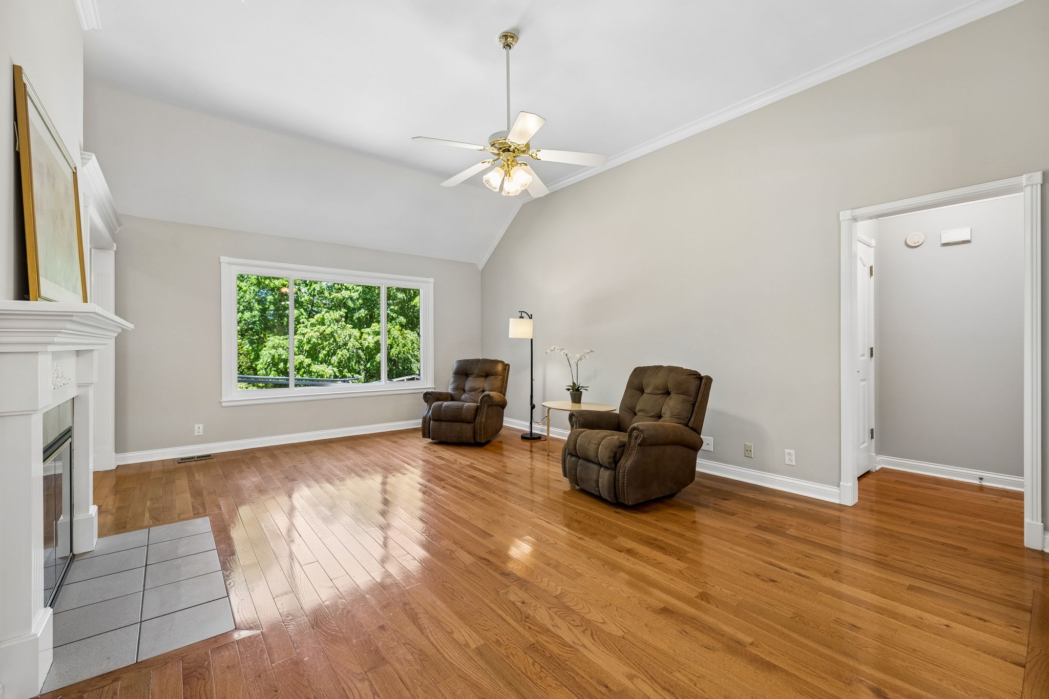 1927 Turfland Dr