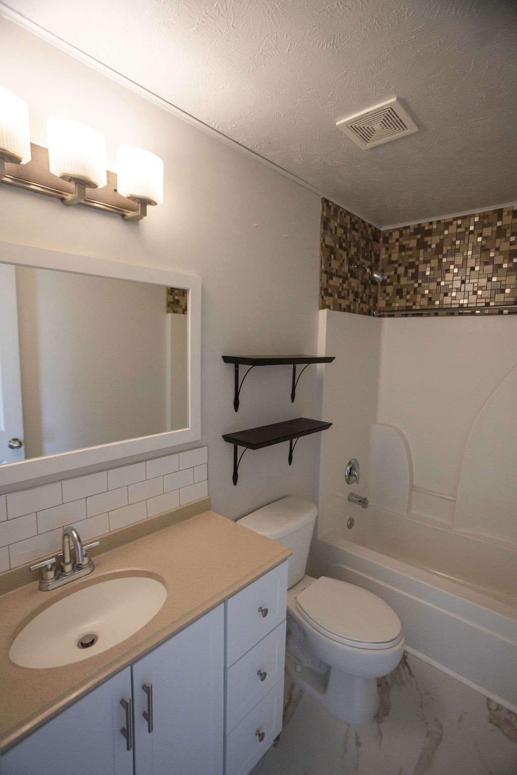 Murfreesboro, Tennessee 37128, United States, 2 Bedrooms Bedrooms, ,3 BathroomsBathrooms,Residential,Active,15307