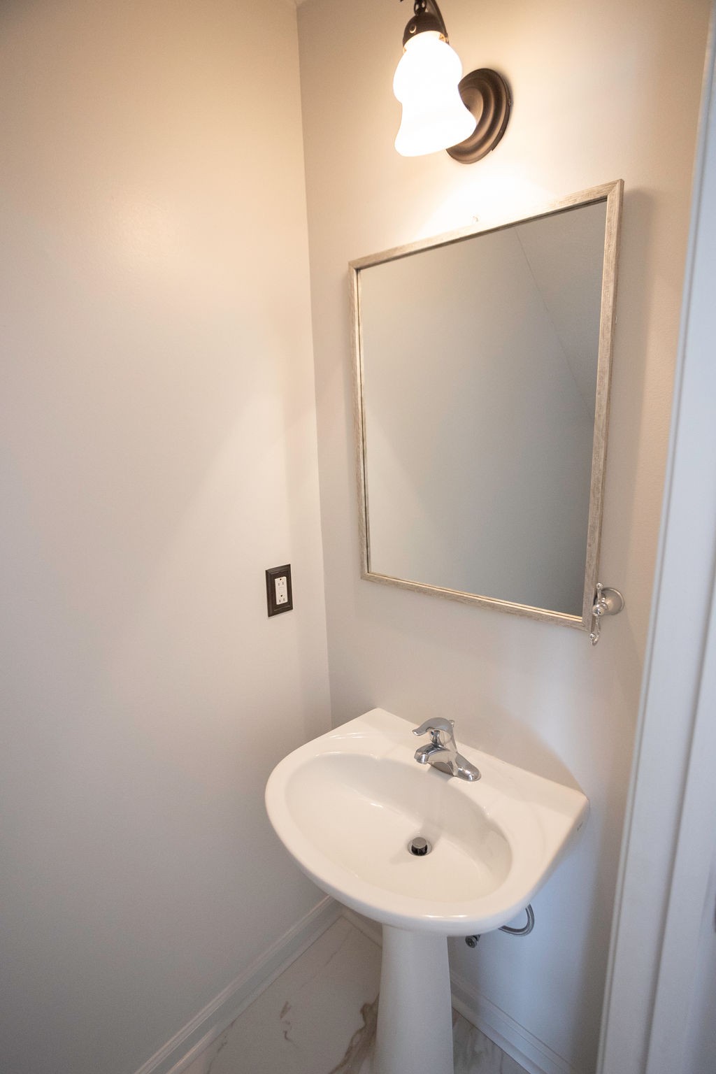 Murfreesboro, Tennessee 37128, United States, 2 Bedrooms Bedrooms, ,3 BathroomsBathrooms,Residential,Active,15307