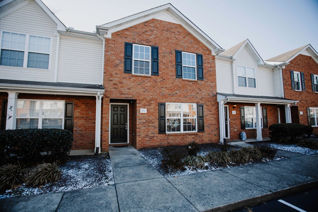 Murfreesboro, Tennessee 37128, United States, 2 Bedrooms Bedrooms, ,3 BathroomsBathrooms,Residential,Active,15307