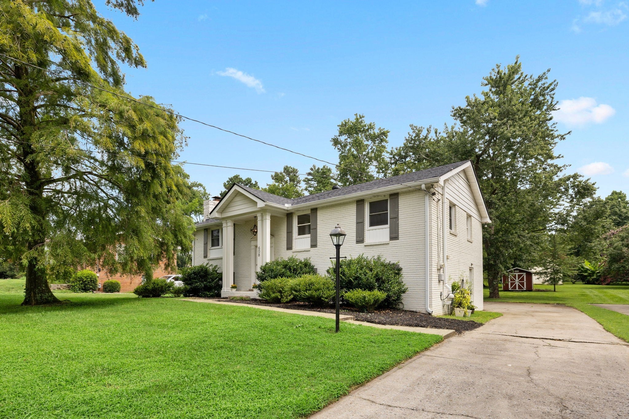 608 Harpeth Pkwy E