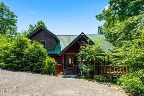 Photo of 2606 Tree Top Way, Pigeon Forge, TN 37863 (MLS # 3513681)