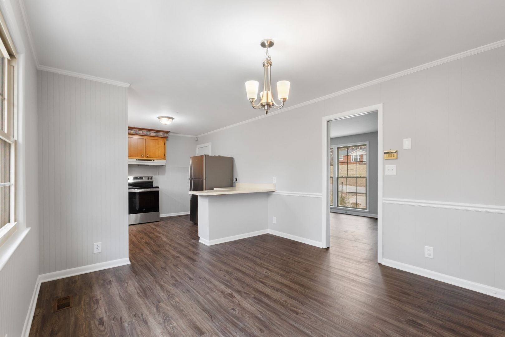 115 W Park Dr