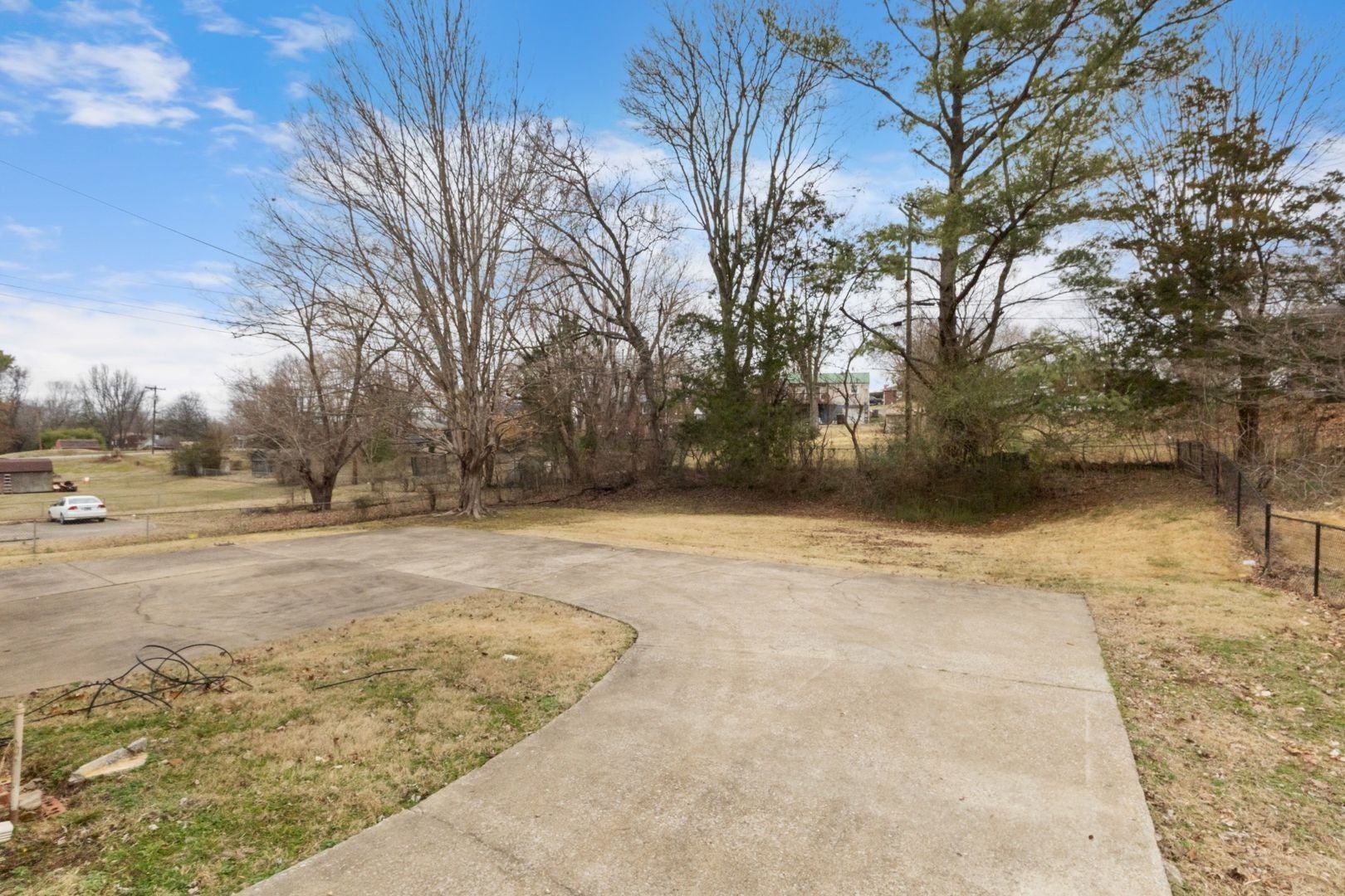 115 W Park Dr