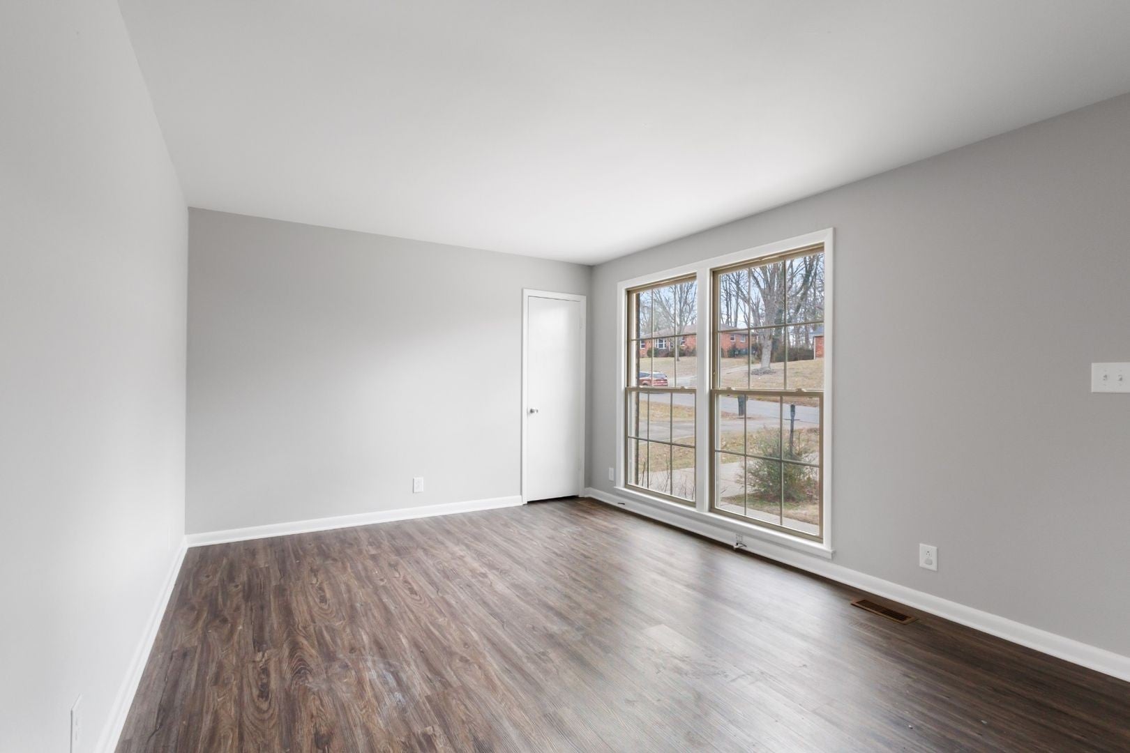 115 W Park Dr