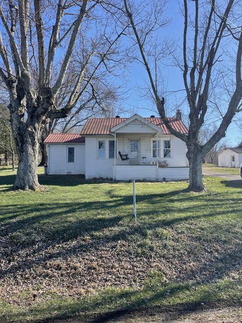 412 Twin Oaks Rd Livingston TN 38570