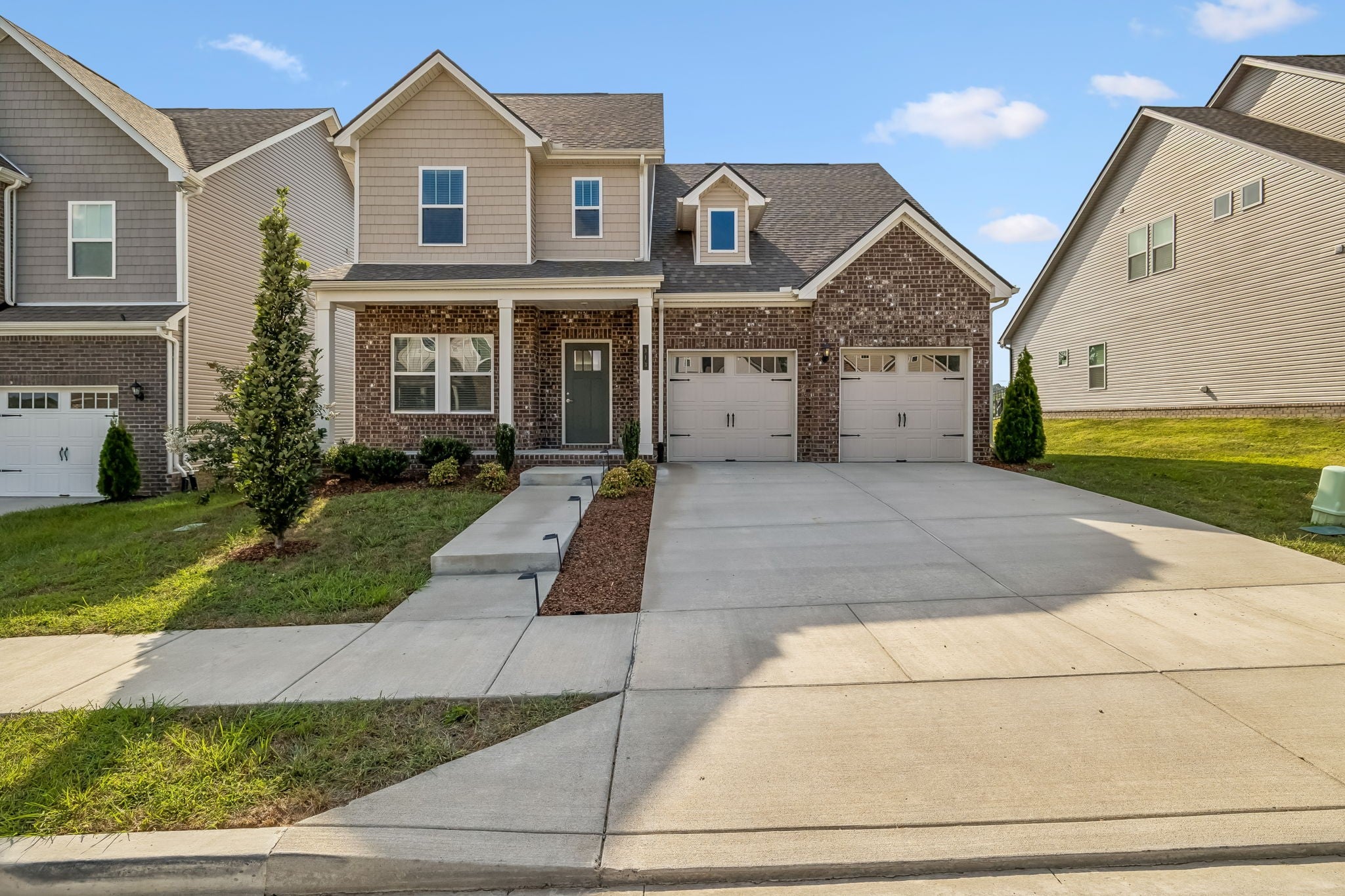 3.0-bed rental at 313 Traywick Pl