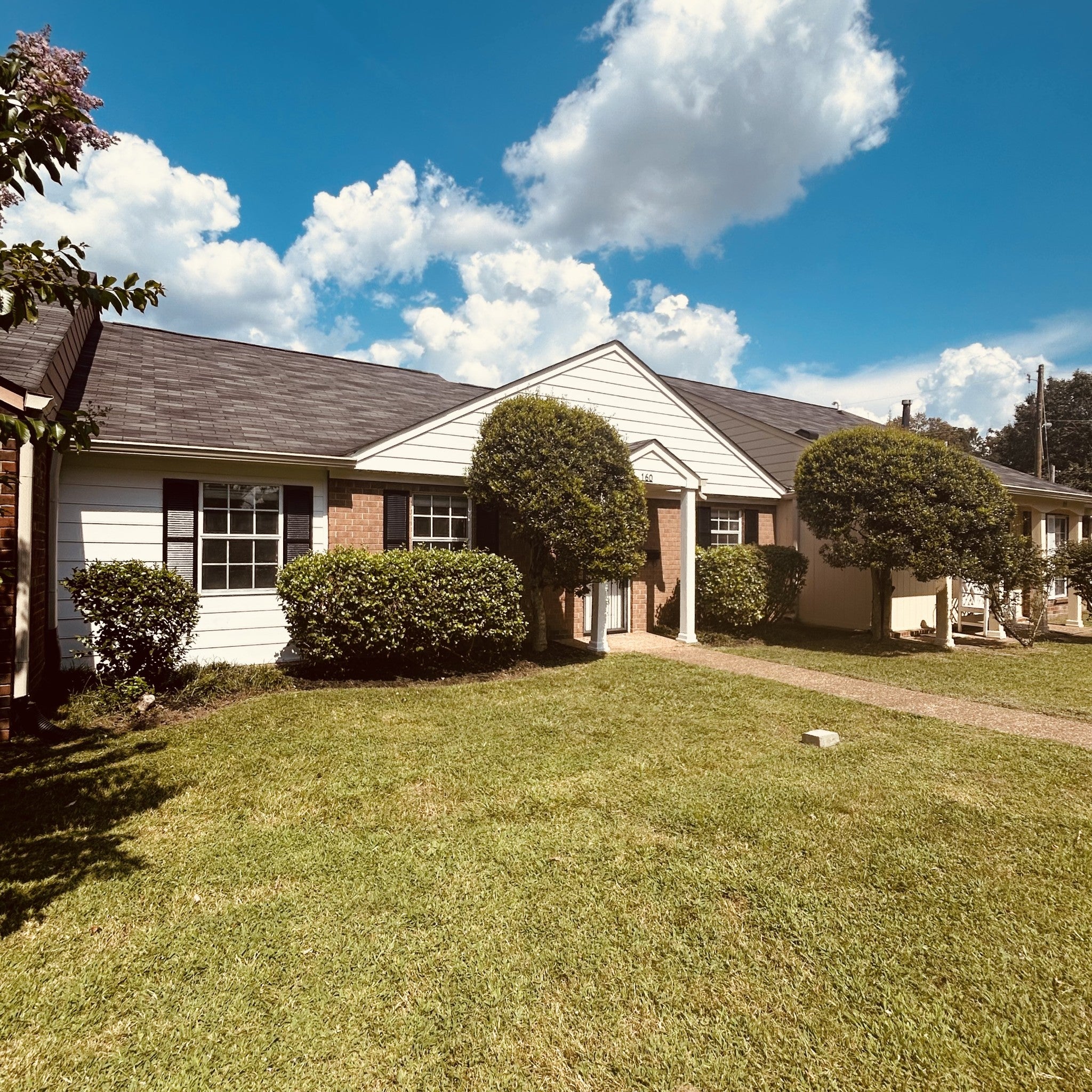 5600 Country Dr 160