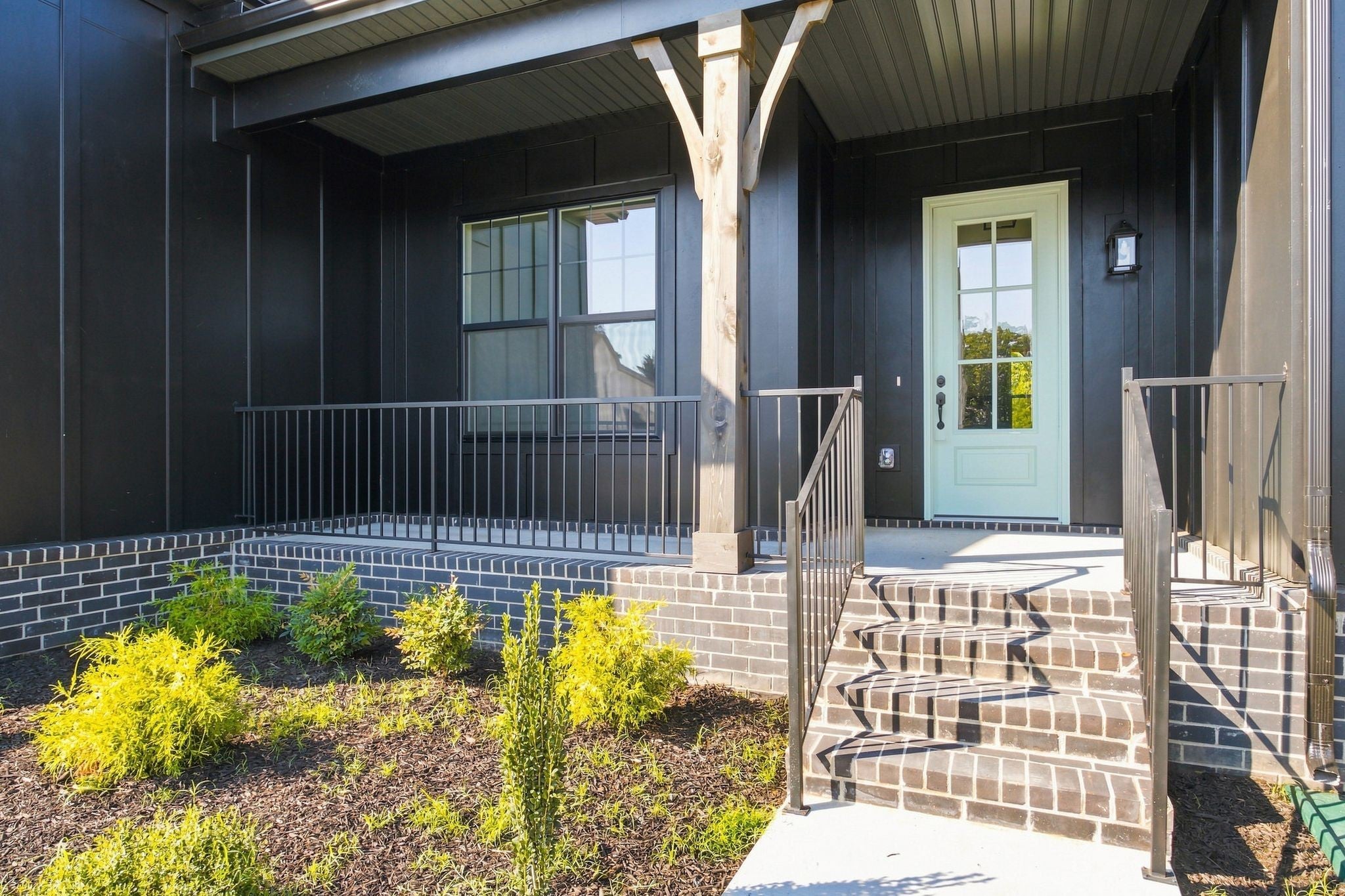 1008 Tiane Trail