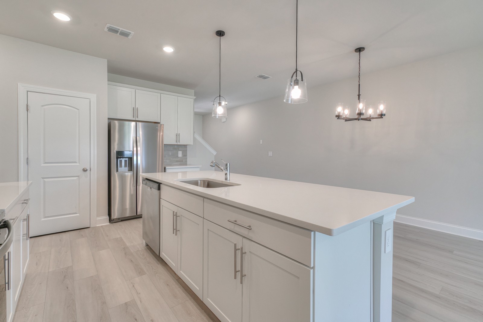 356 Almont Dr