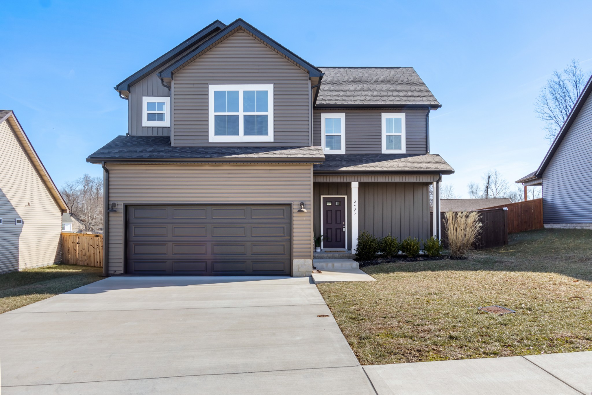 2433 Bucklin Dr