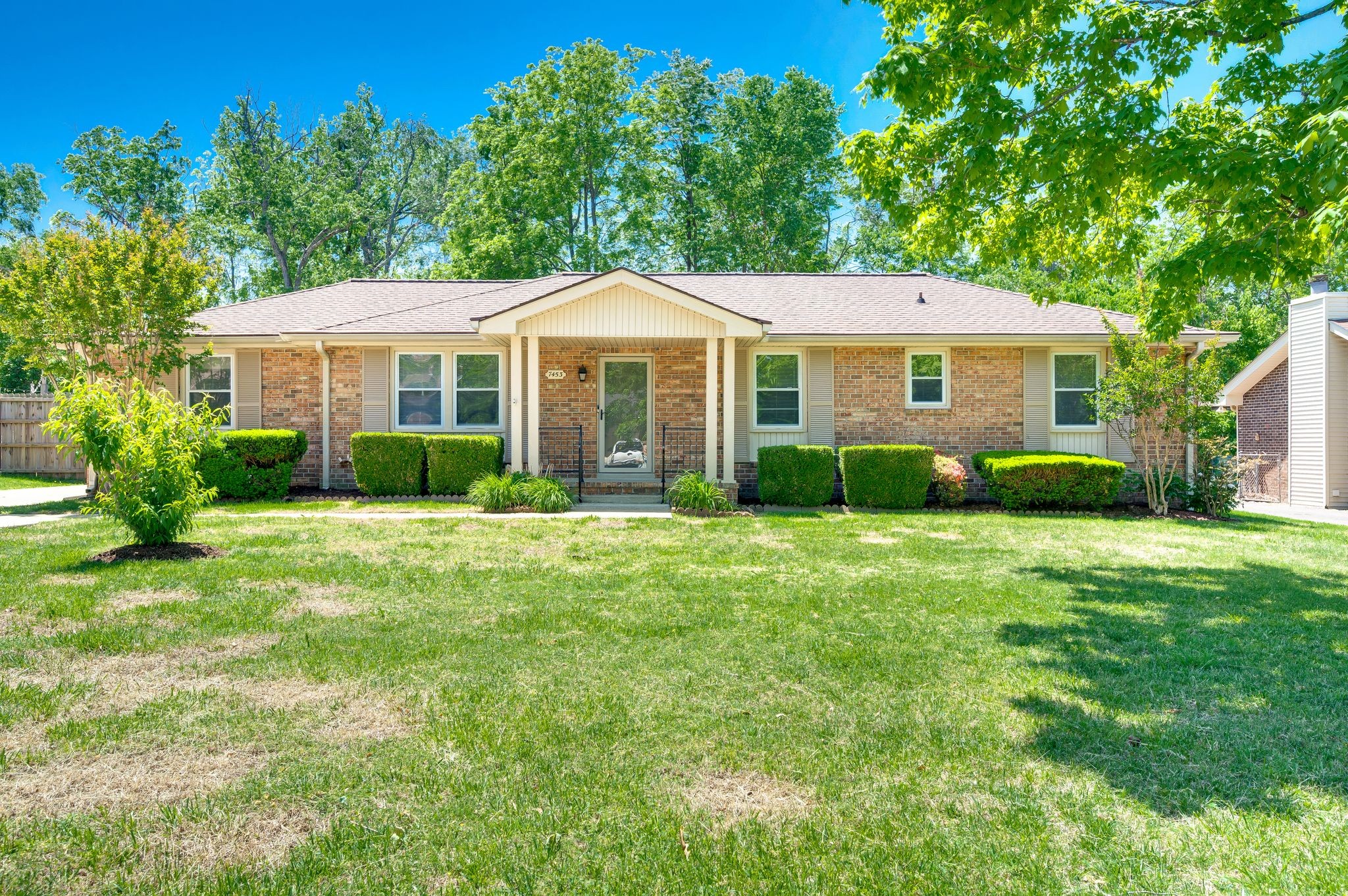 7453 Harrow Dr