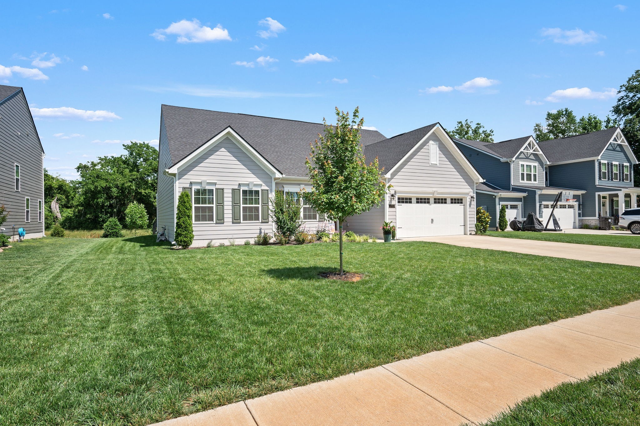2713 Greenview Dr