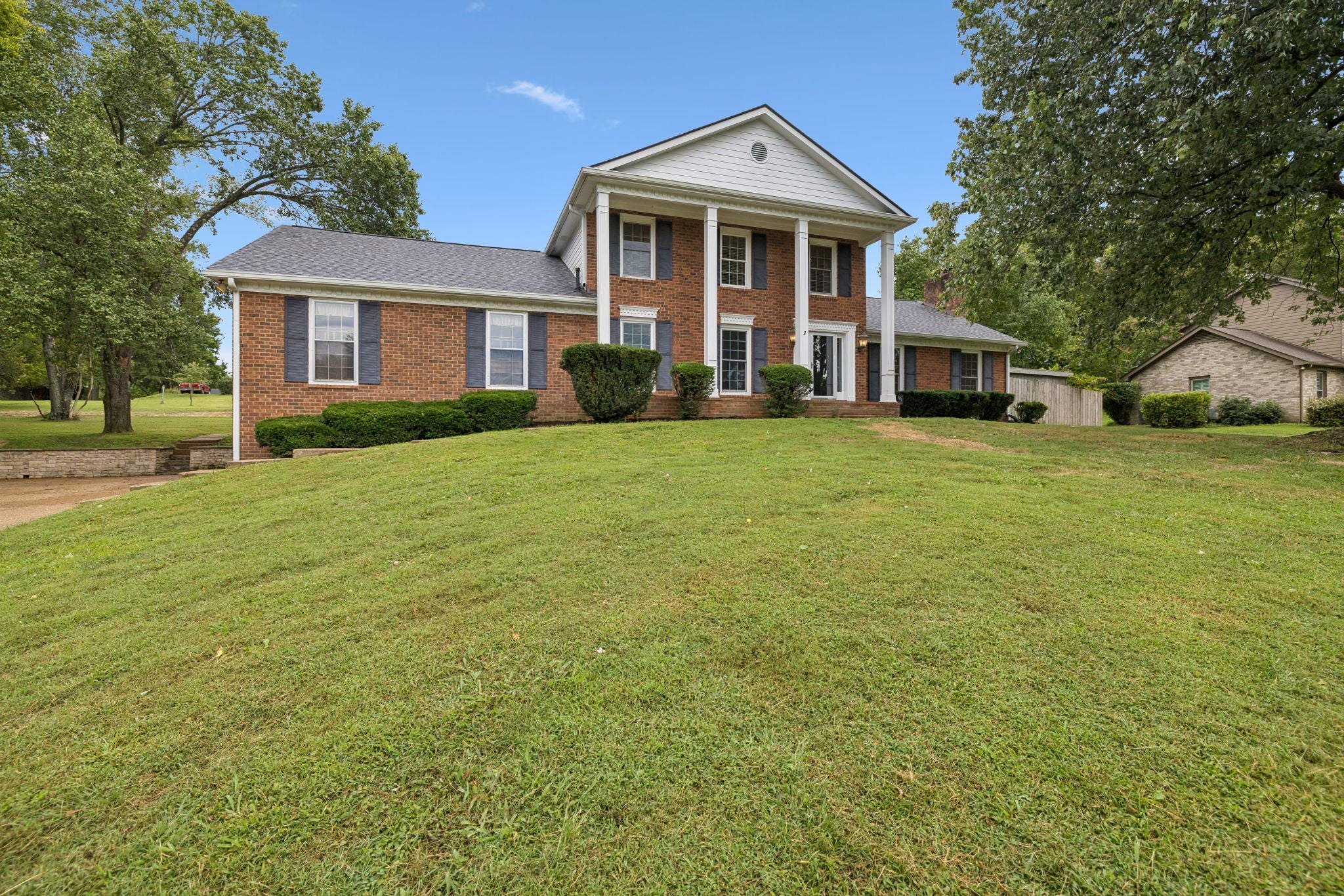 1005 Vista Cir, Franklin TN 37067 4-bed home, photo 5 of 60
